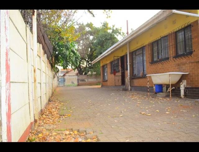 6 BEDROOM HOUSE FOR SALE IN PRIMROSE